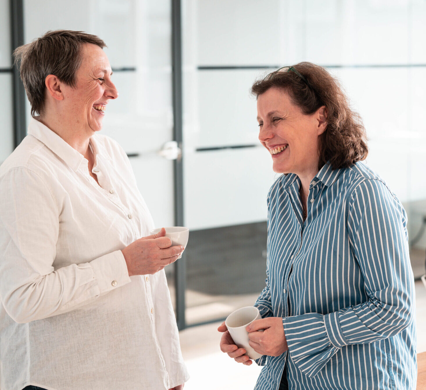 groep collega's aan het praten