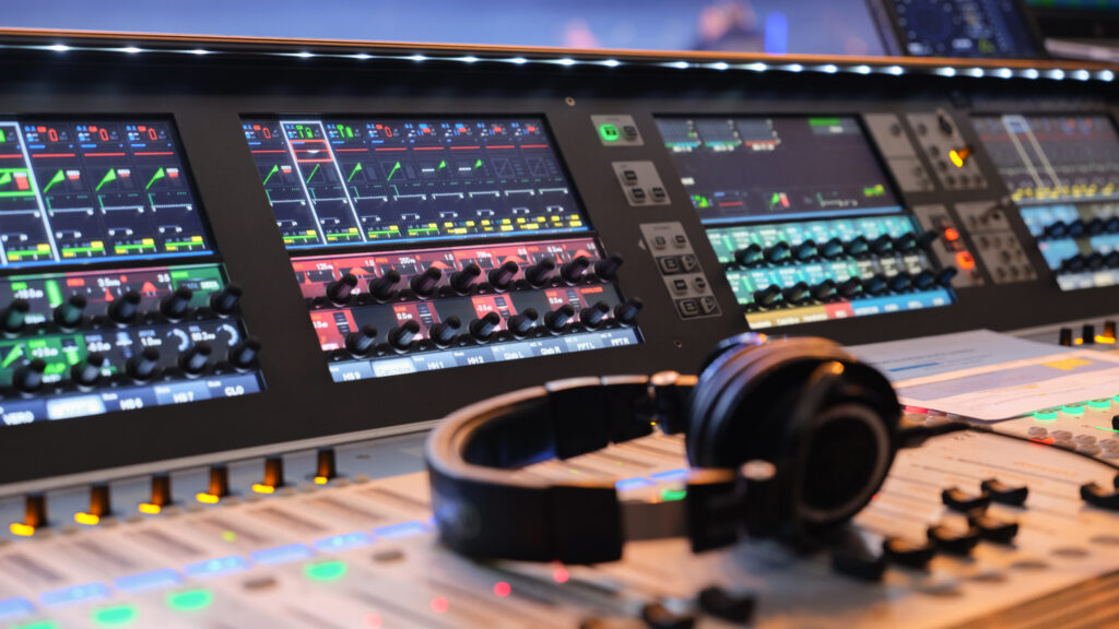 mengpaneel + headphone